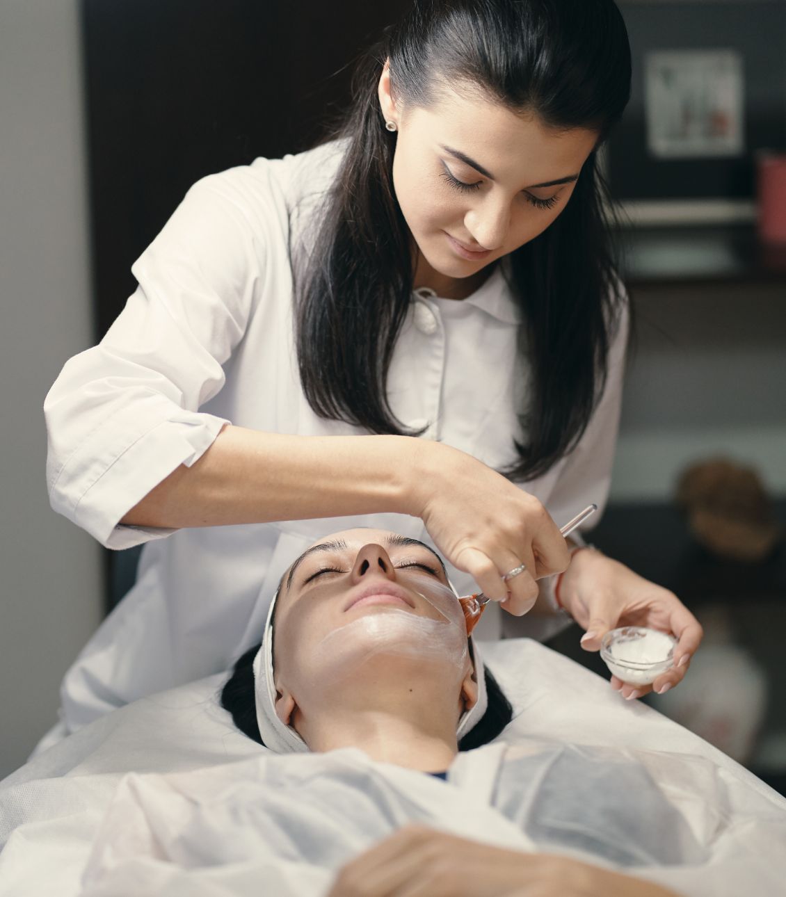 Cosmetologist in Raipur